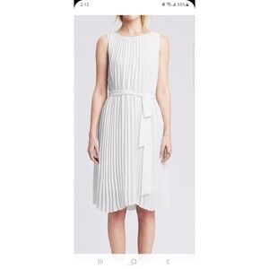 Banana Republic white trapeze dress 2 pleats sleeveless lined wedding graduation